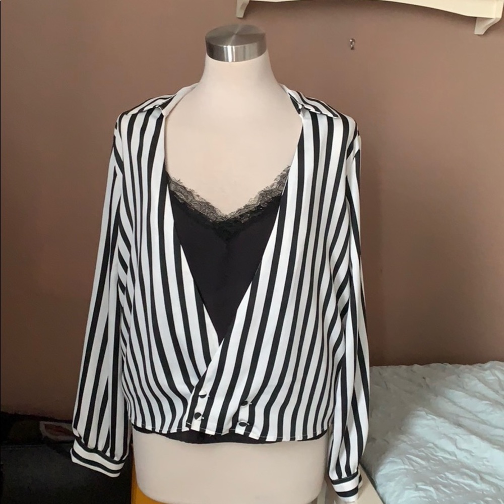 Zara black and white blouse - Picture 4 of 4
